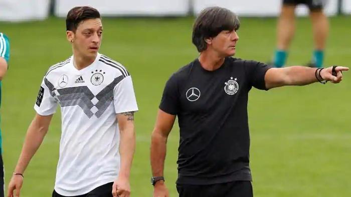 Mesut Özilin menajerinden olay açıklamalar