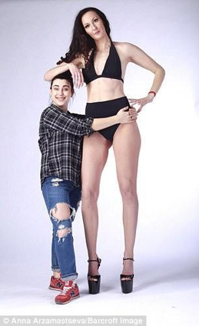 Dünyanın en uzun bacaklı modeli Ekaterina Lisina seçildi