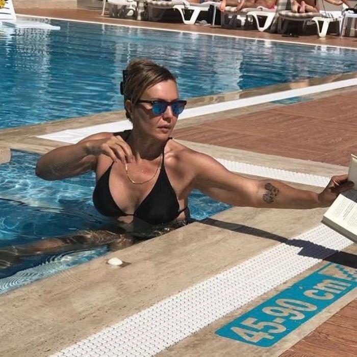 Seda Akgülden Arda Turan - Aslıhan Turan çiftine zehir zemberek sözler
