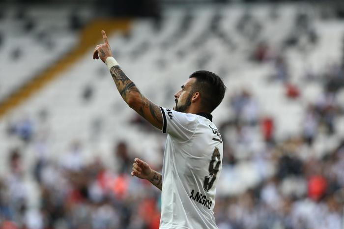 Beşiktaş-Altınordu maçında şok protesto