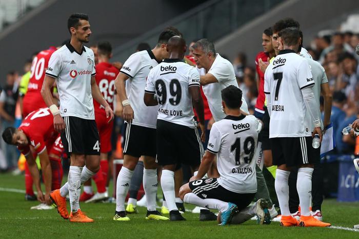 Beşiktaş-Altınordu maçında şok protesto