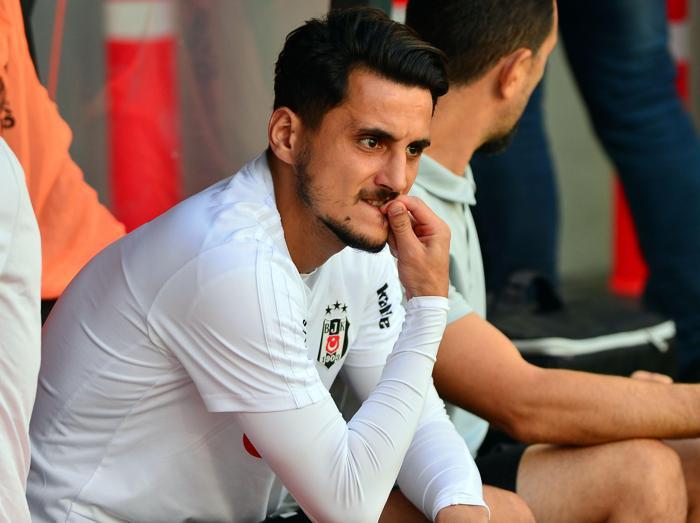 Beşiktaş-Altınordu maçında şok protesto