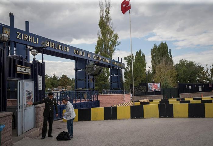 Bedelli askerlik uygulamasının ilk celbi teslim oldu