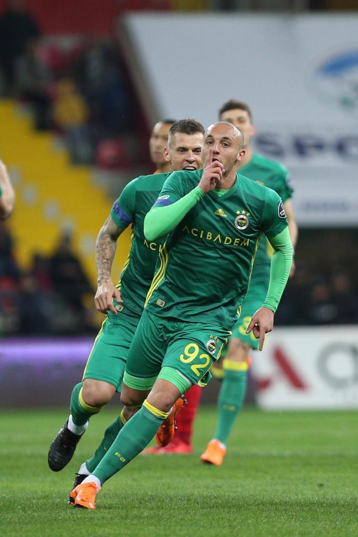 Fenerbahçe taraftarında Aatif şaşkınlığı
