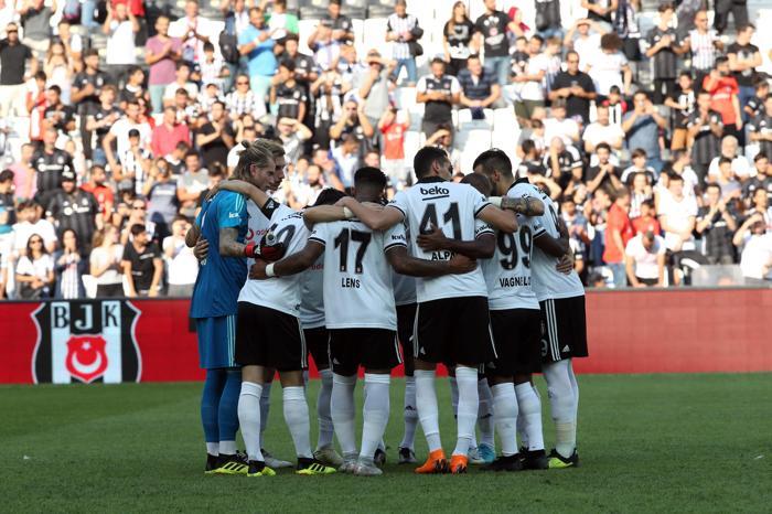 Beşiktaş-Altınordu maçında şok protesto