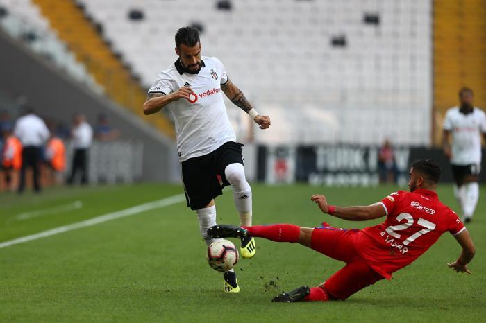 Beşiktaş-Altınordu maçında şok protesto