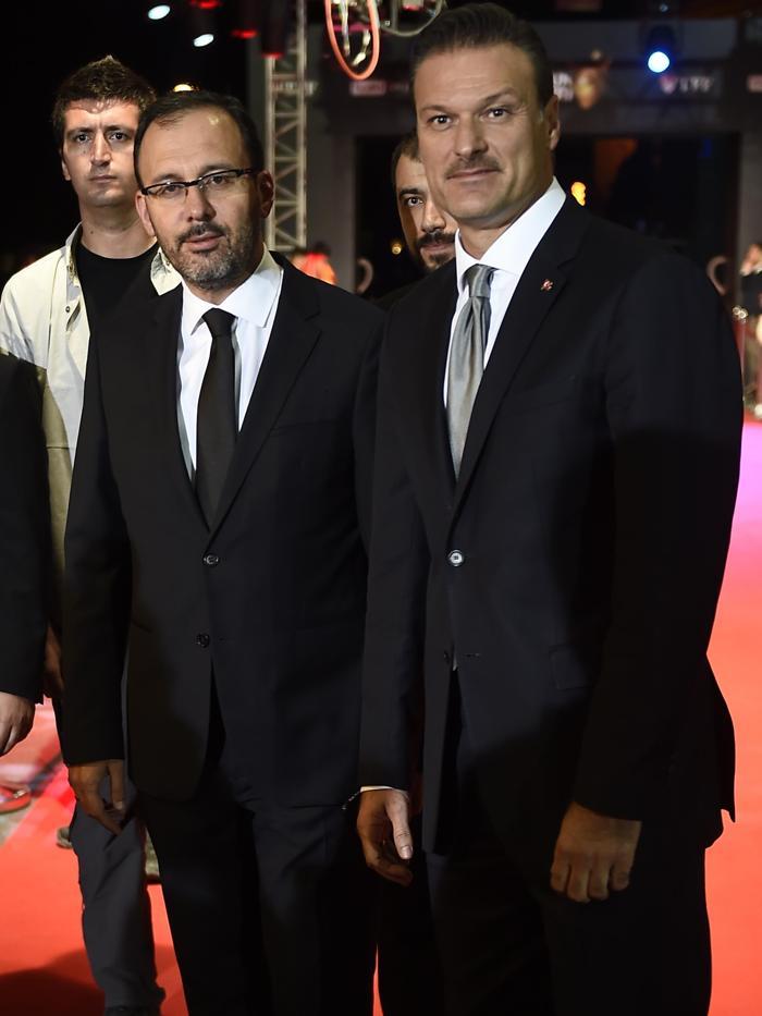 Futbolun Süperleri belli oldu Ödül töreninde yıldızlar geçidi