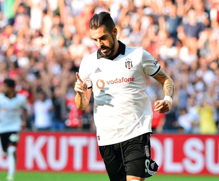 Beşiktaş-Altınordu maçında şok protesto