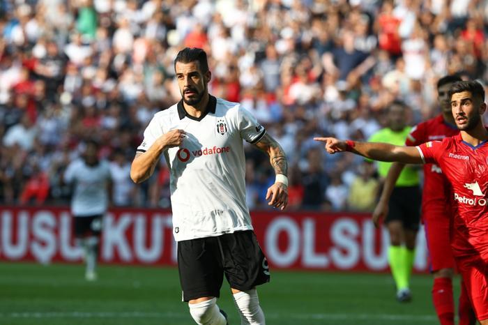 Beşiktaş-Altınordu maçında şok protesto
