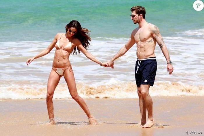 Kevin Trappın sevgilisi Izabel Goulart iskele pozuyla hayran bıraktı