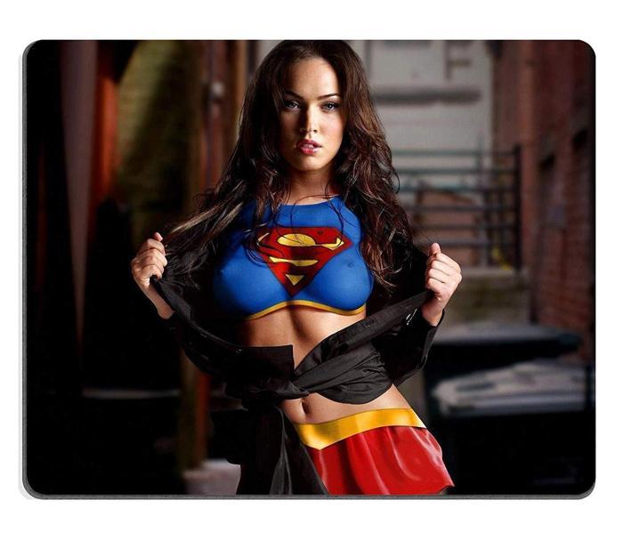 Megan Fox kıyafetinin azizliğine uğradı
