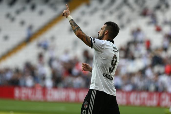 Beşiktaş-Altınordu maçında şok protesto