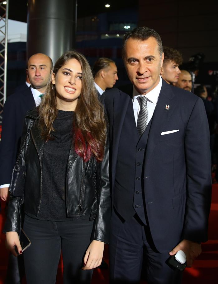 Futbolun Süperleri belli oldu Ödül töreninde yıldızlar geçidi