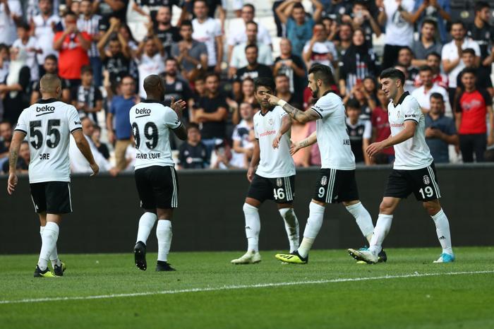 Beşiktaş-Altınordu maçında şok protesto