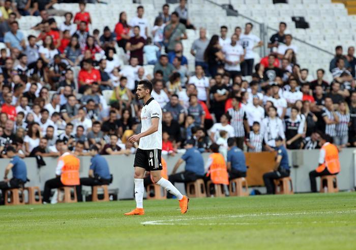 Beşiktaş-Altınordu maçında şok protesto