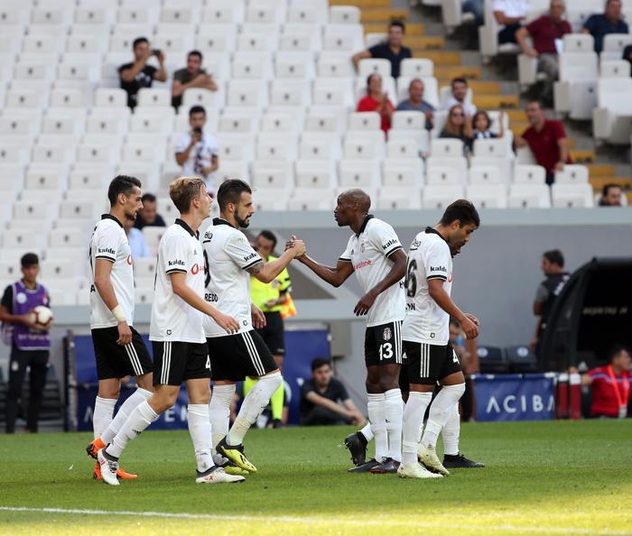 Beşiktaş-Altınordu maçında şok protesto