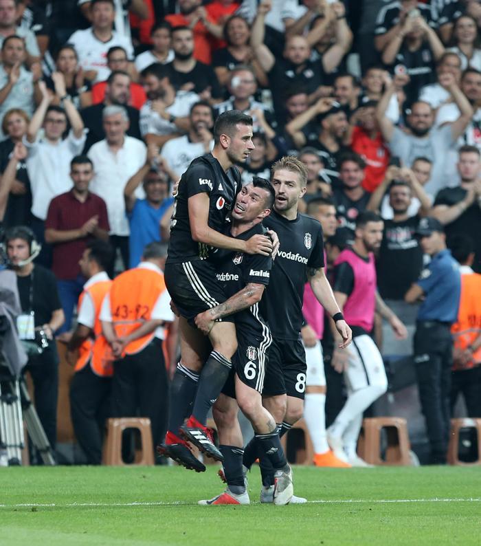 Oğuzhan Özyakuptan olay gol sevinci