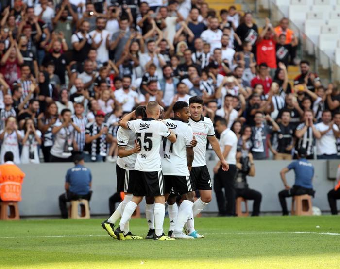 Beşiktaş-Altınordu maçında şok protesto