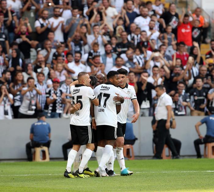 Beşiktaş-Altınordu maçında şok protesto