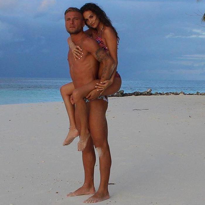 Ciro Immobile güzel eşini bırakıp oyun oynadı