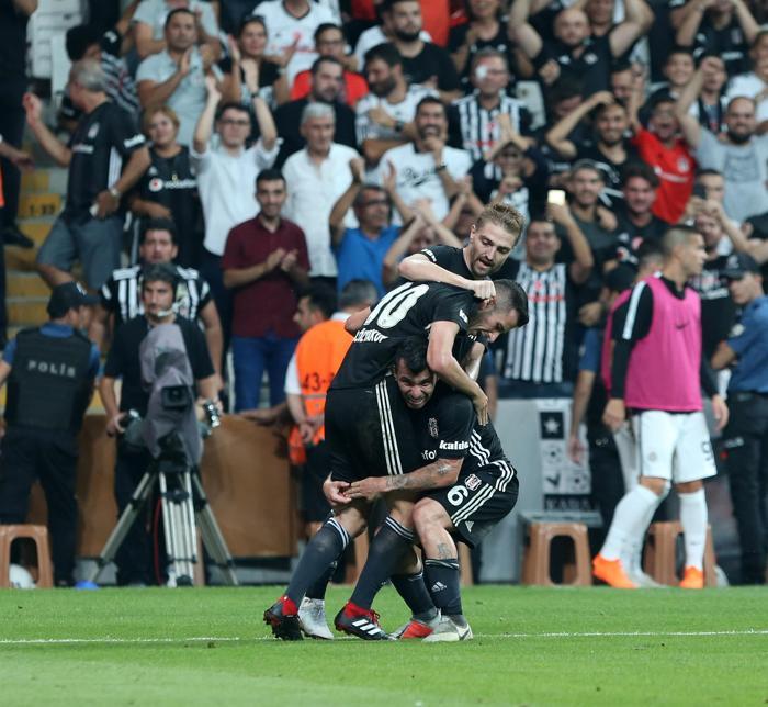 Oğuzhan Özyakuptan olay gol sevinci