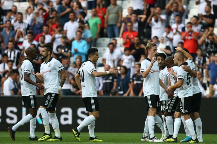 Beşiktaş-Altınordu maçında şok protesto