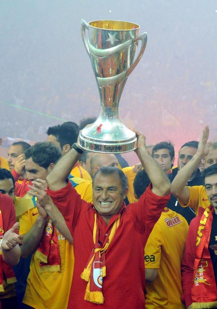 Futbolculuktan hocalığa... İşte Fatih Terimin tüm kariyeri