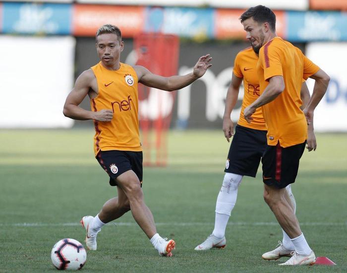 Emre Akbaba ilk idmanına çıktı