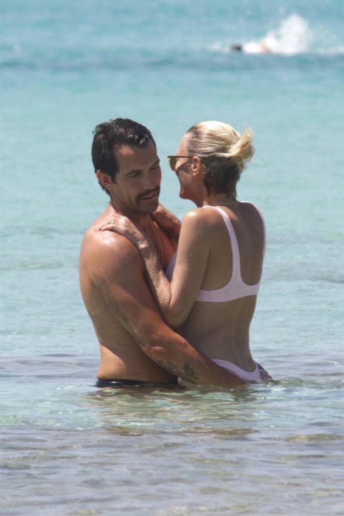 Robin Wright - Clement Giraudet çiftinden balayında aşk oyunu