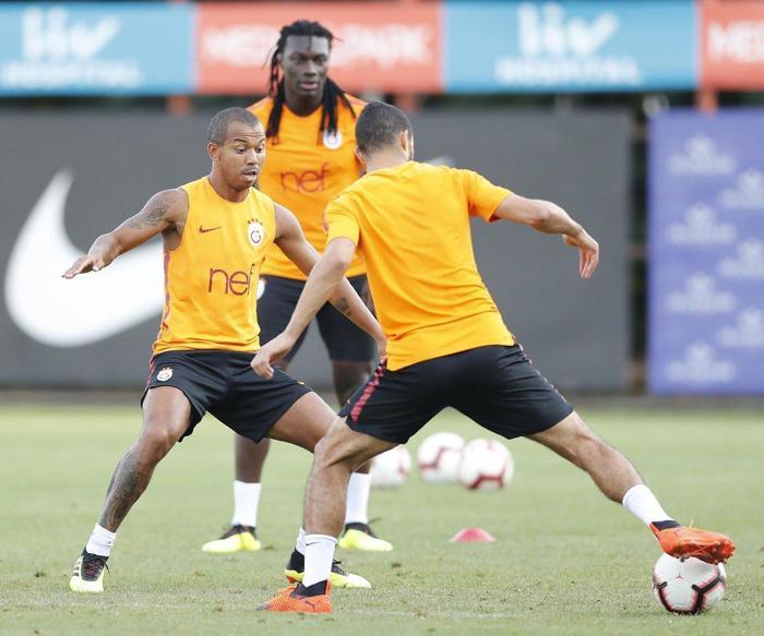 Emre Akbaba ilk idmanına çıktı