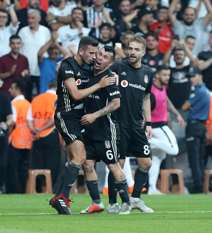 Oğuzhan Özyakuptan olay gol sevinci