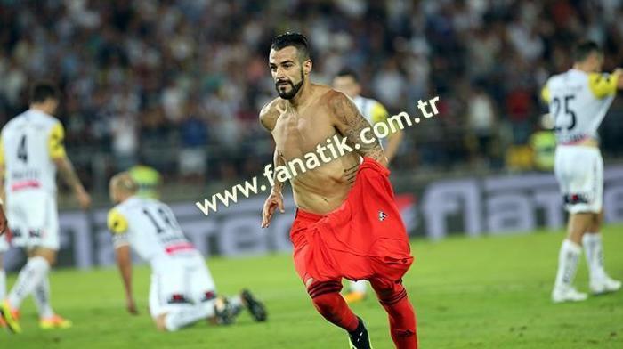 Gecenin adamı Negredo