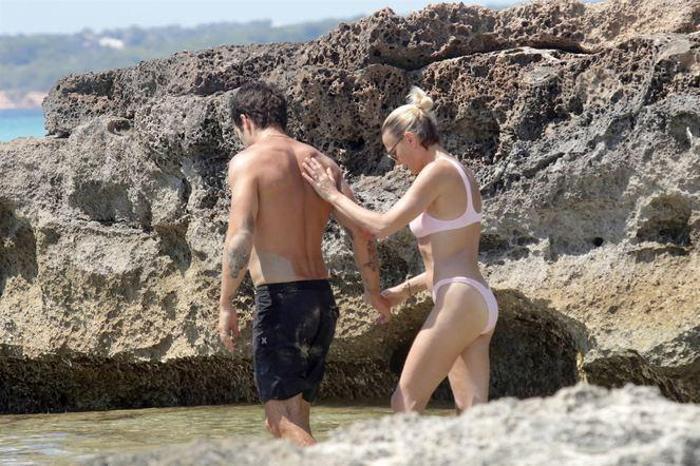 Robin Wright - Clement Giraudet çiftinden balayında aşk oyunu