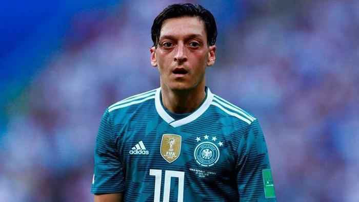 Uli Hoenessten Mesut Özil hakkında skandal ifadeler