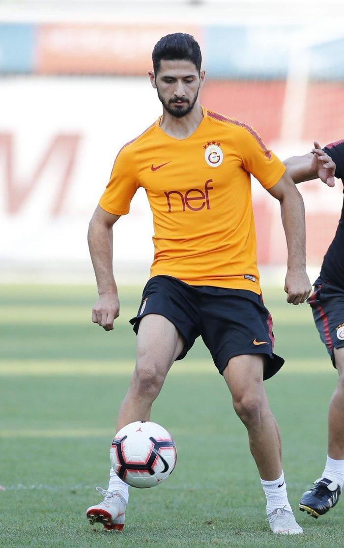 Emre Akbaba ilk idmanına çıktı