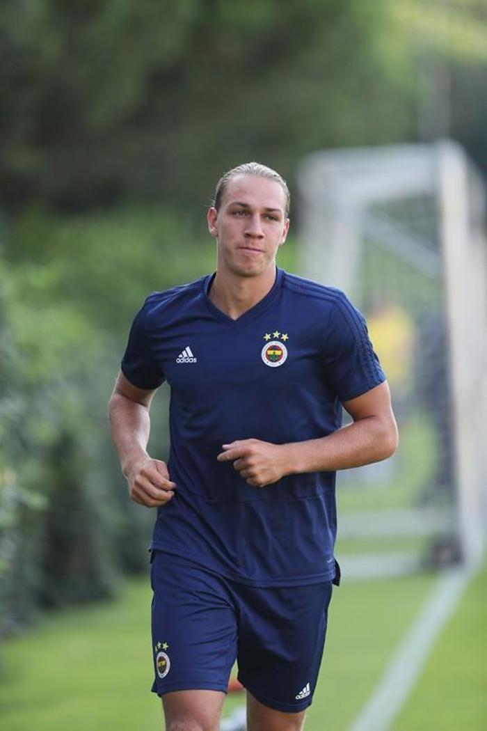 Michael Frey, Fenerbahçede ilk antrenmanına çıktı