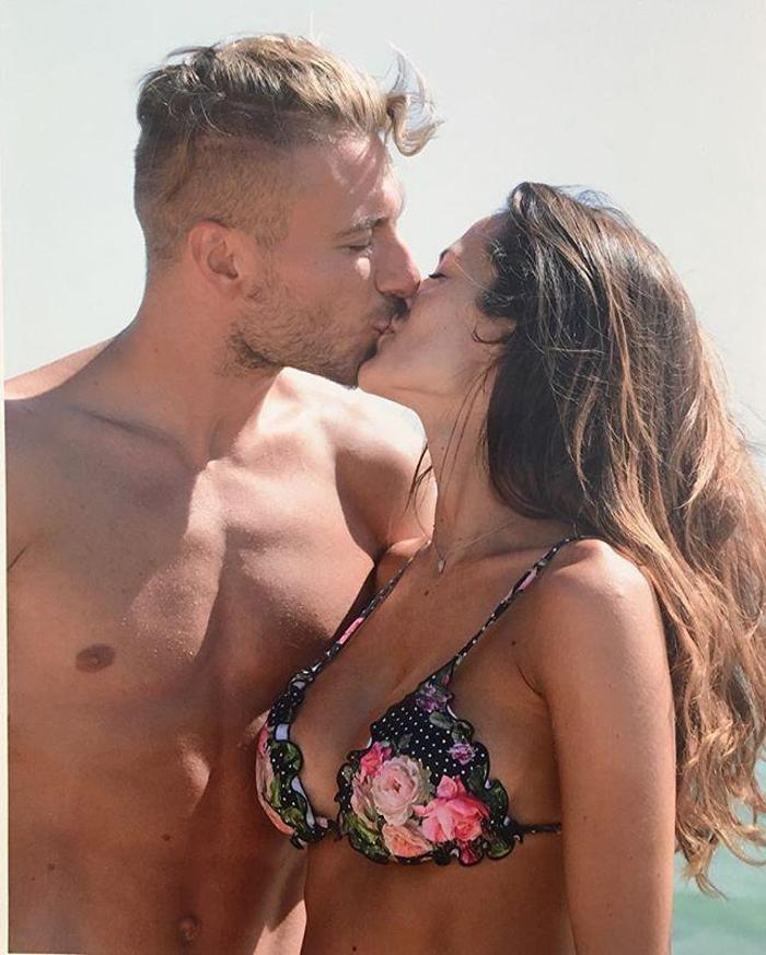 Ciro Immobile güzel eşini bırakıp oyun oynadı