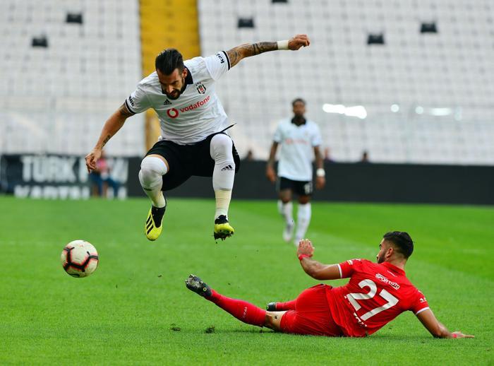 Beşiktaş-Altınordu maçında şok protesto