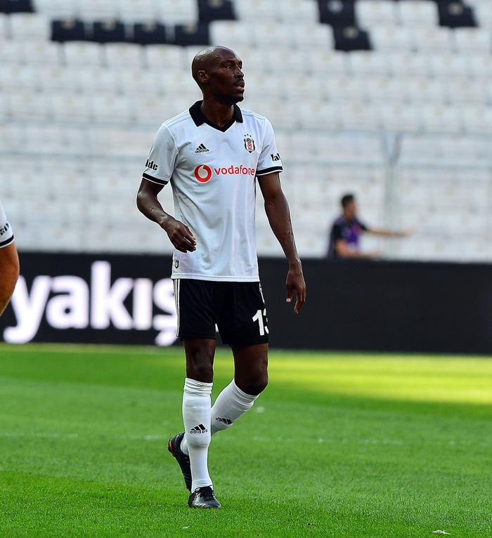 Beşiktaş-Altınordu maçında şok protesto