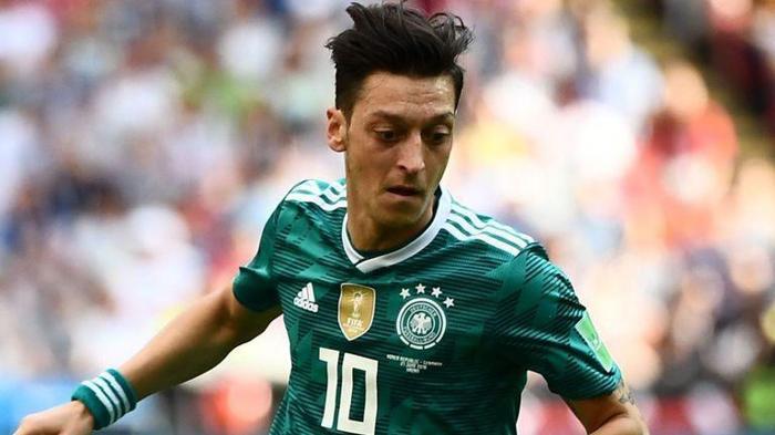 Uli Hoenessten Mesut Özil hakkında skandal ifadeler