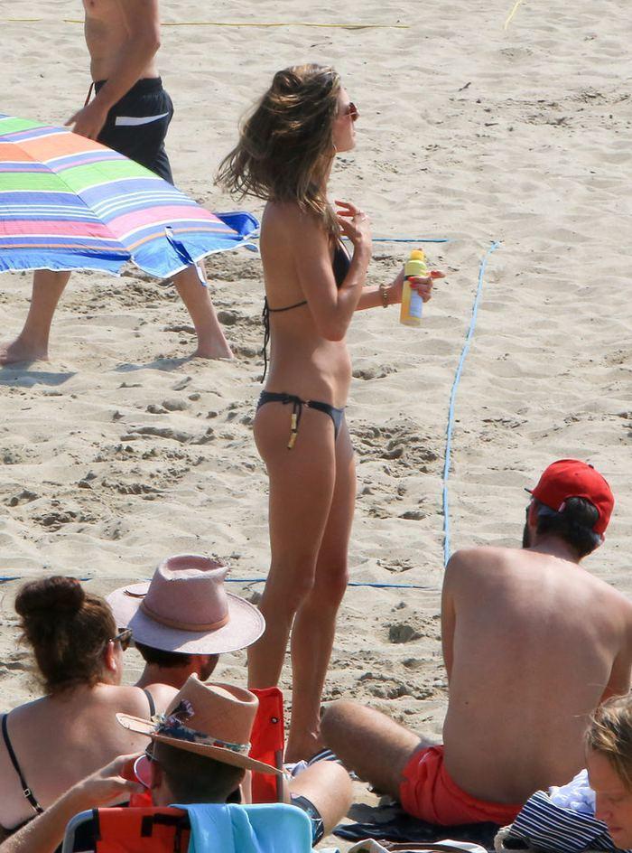 Alessandra Ambrosio kumsalda