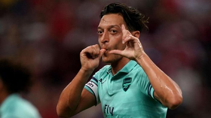 Uli Hoenessten Mesut Özil hakkında skandal ifadeler