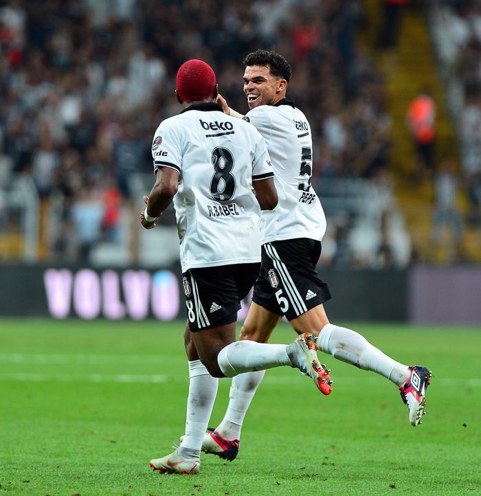 İlk devre beyaz, ikincisi siyah (Cem Dizdar)