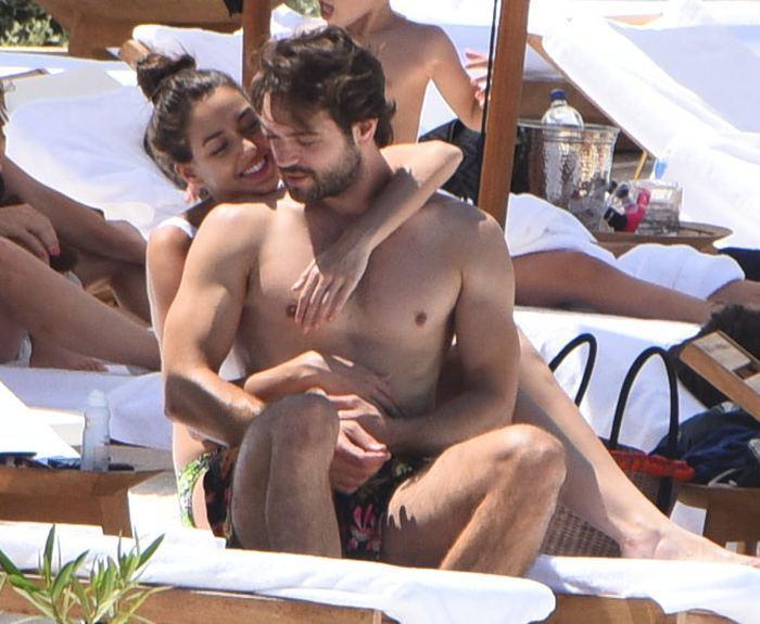 Dilan Çiçek Deniz ve Furkan Andıçın suda aşk oyunu