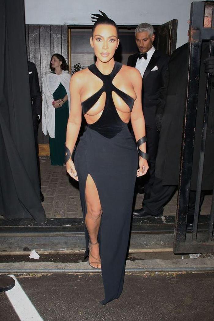 Kim Kardashian düğün dönüşü böyle görüntülendi