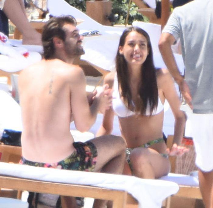 Dilan Çiçek Deniz ve Furkan Andıçın suda aşk oyunu