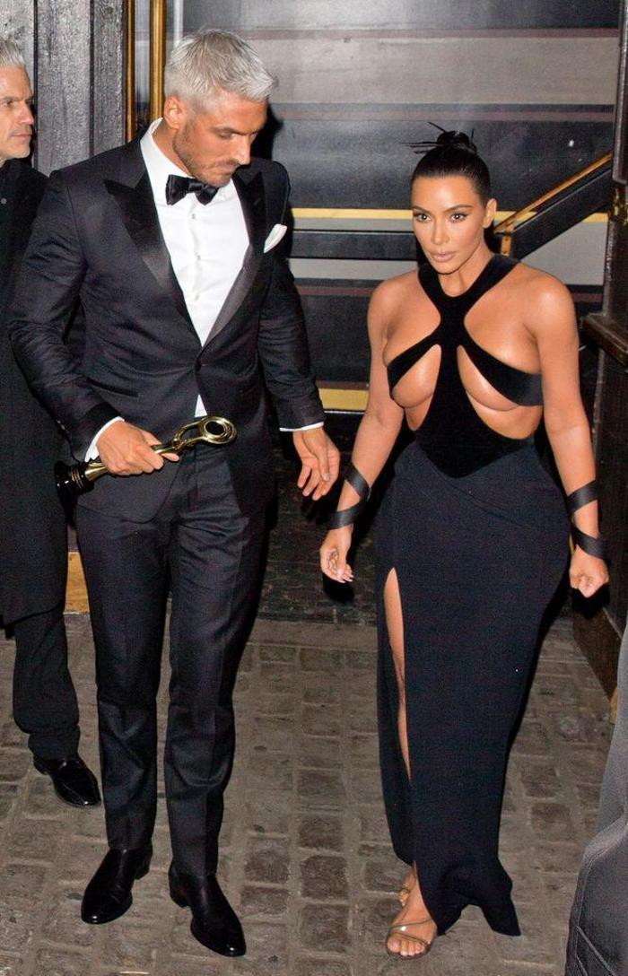 Kim Kardashian düğün dönüşü böyle görüntülendi