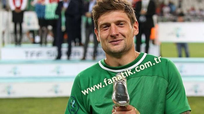 Akhisarspor kupasını aldı