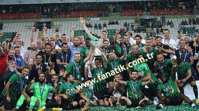 Akhisarspor kupasını aldı