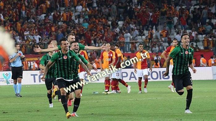 Akhisarspor kupasını aldı